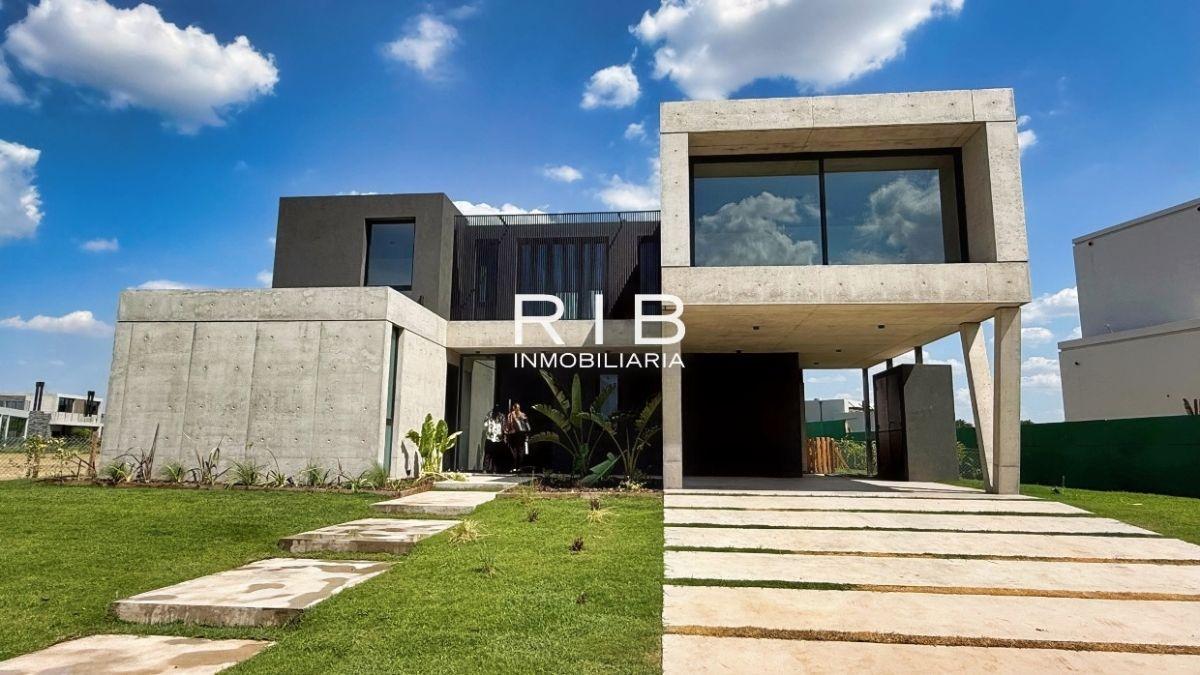 Excelente Propiedad Moderna en La Calesa - Acepta Financiación o Permuta