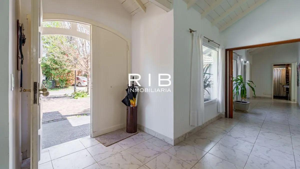 Excelente Propiedad sobre 1600 m2 2