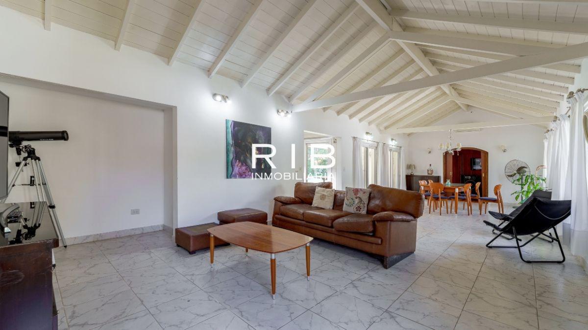 Excelente Propiedad sobre 1600 m2
