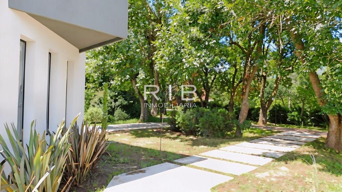 Foto de Venta con Renta - Impecable Propiedad Moderna sobre el GOLF, imagen 4
