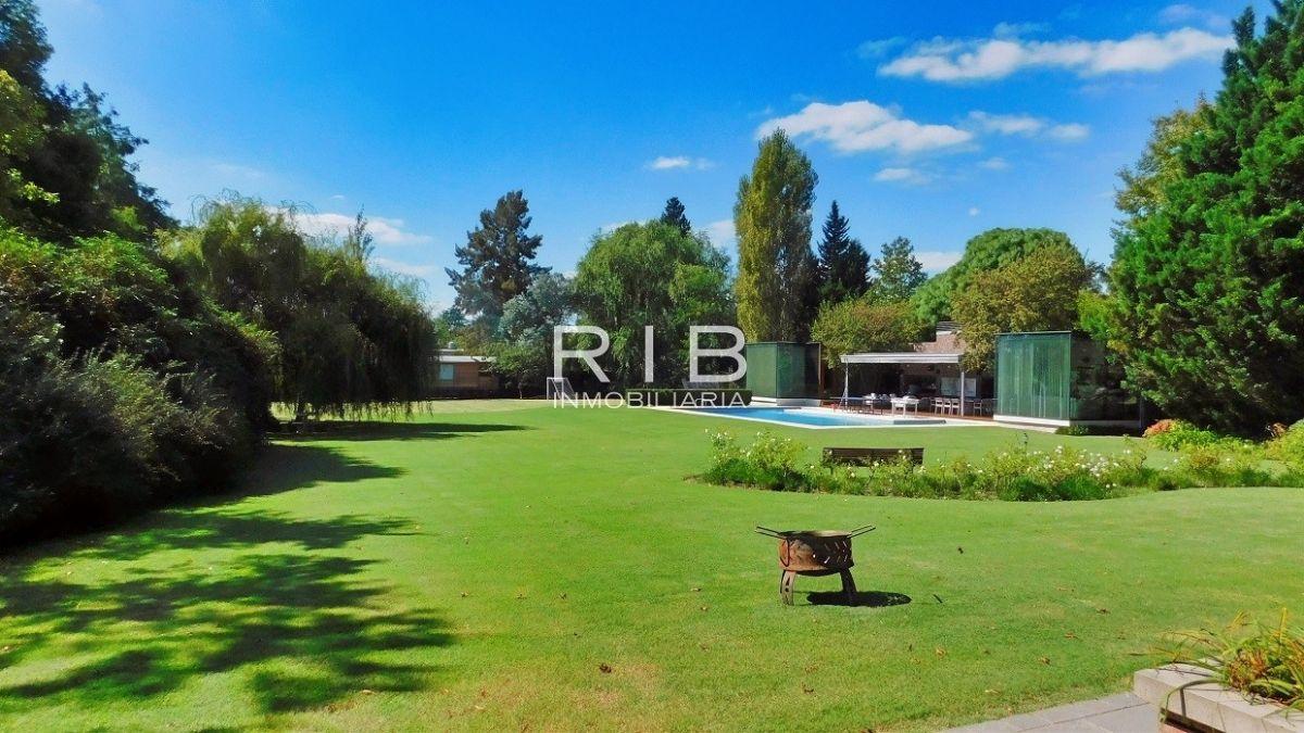 Foto de Imponente Propiedad de Estilo Clásico - Moderno Sobre 6.400 m², imagen 4