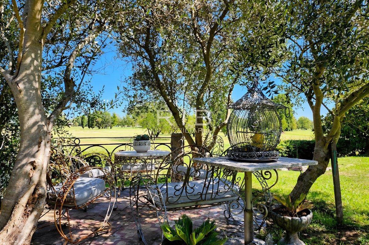 Foto de Importante Villa Italiana sobre el Golf, imagen 2