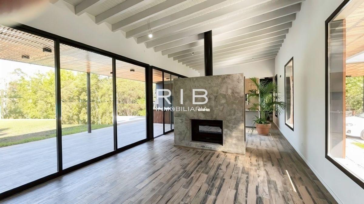 Foto de Excelente Propiedad Moderna sobre 1030 m2, imagen 4