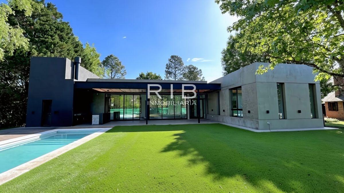 Foto de Excelente Propiedad Moderna sobre 1030 m2, imagen 5