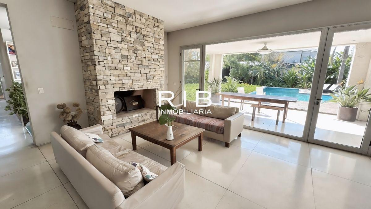 Foto de Propiedad Moderna sobre 1700 m2 - Barrio Privado Villa Rosa, imagen 3