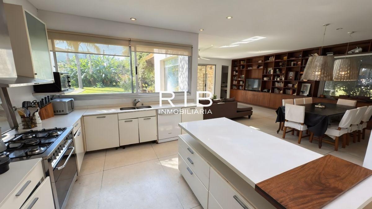 Foto de Propiedad Moderna sobre 1700 m2 - Barrio Privado Villa Rosa, imagen 5