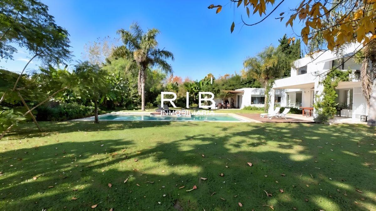 Foto de Propiedad Moderna sobre 1700 m2 - Barrio Privado Villa Rosa, imagen 2