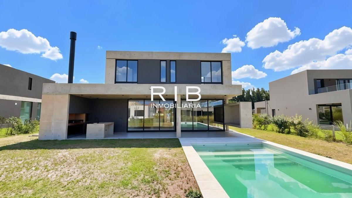 Foto de Excelente Propiedad Moderna con 4 suites- Acepta Financiación o Permuta, imagen 3