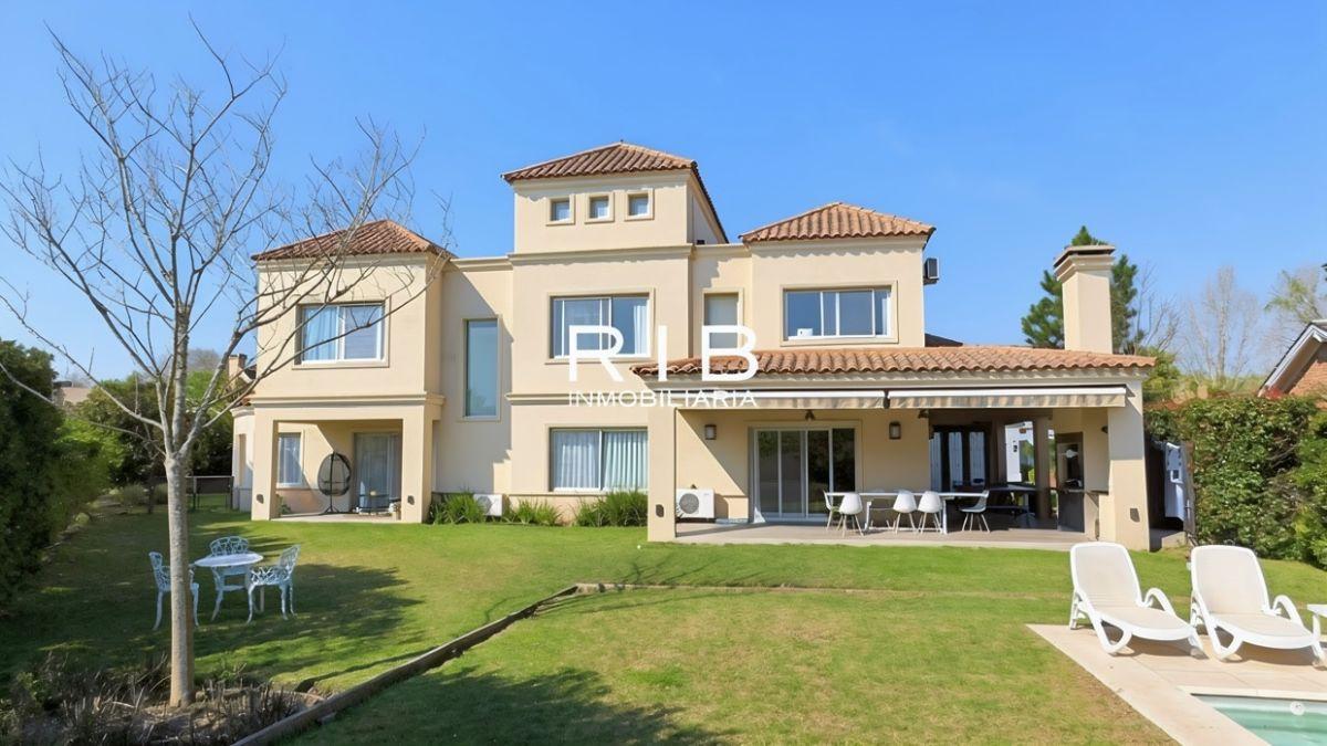 Foto de Impecable Propiedad Neoclásica - En Venta con Renta, imagen 2