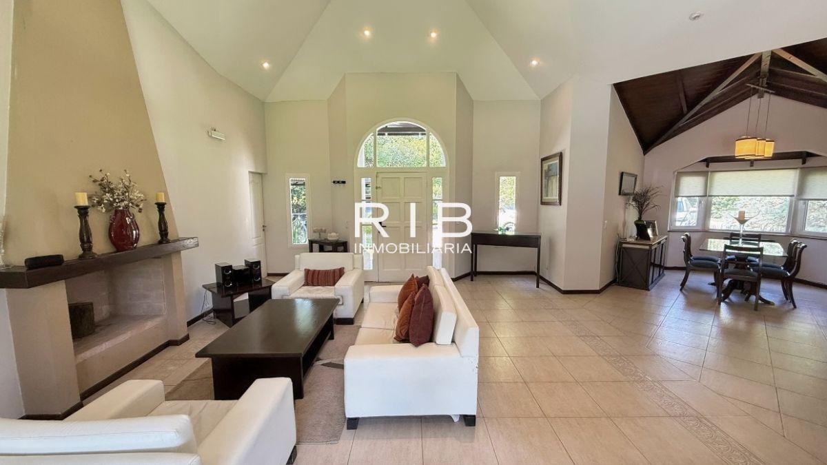 Foto de Excelente Casa de 4 dormitorios sobre lote de 2079 m2, imagen 4