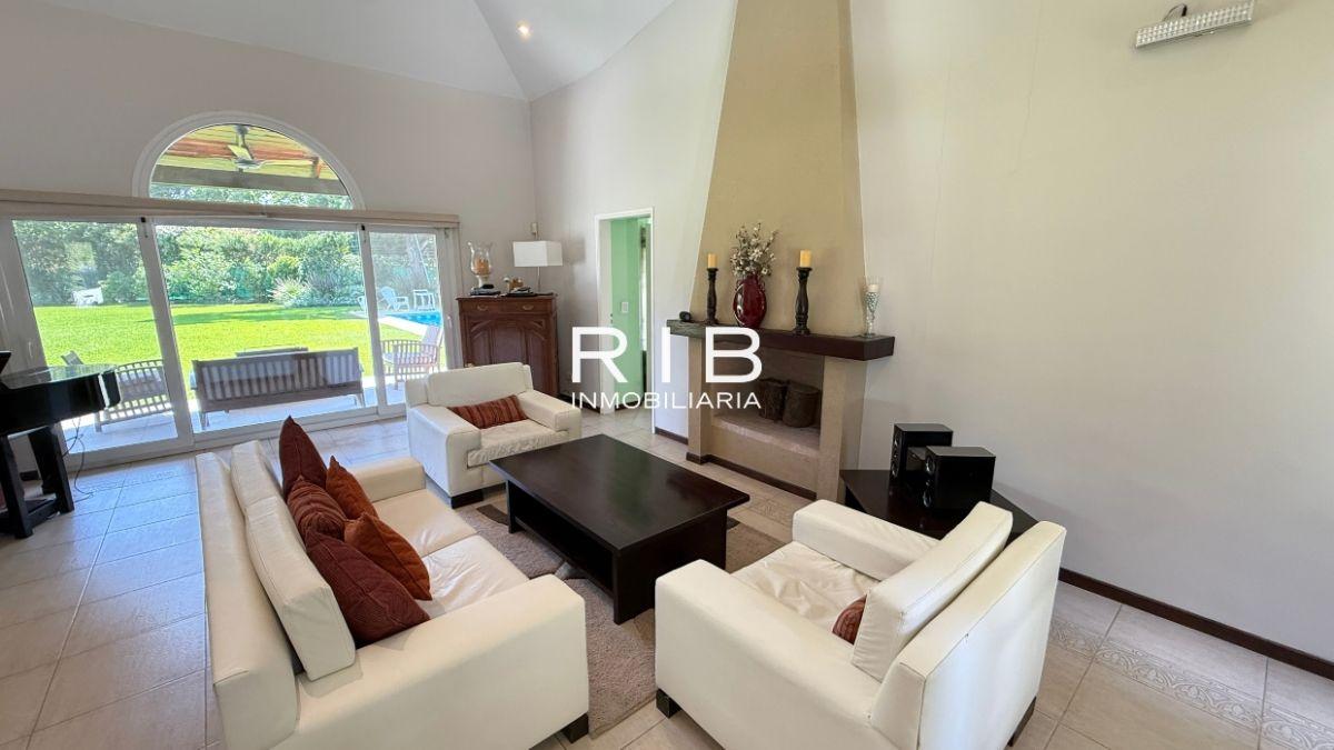 Foto de Excelente Casa de 4 dormitorios sobre lote de 2079 m2, imagen 5