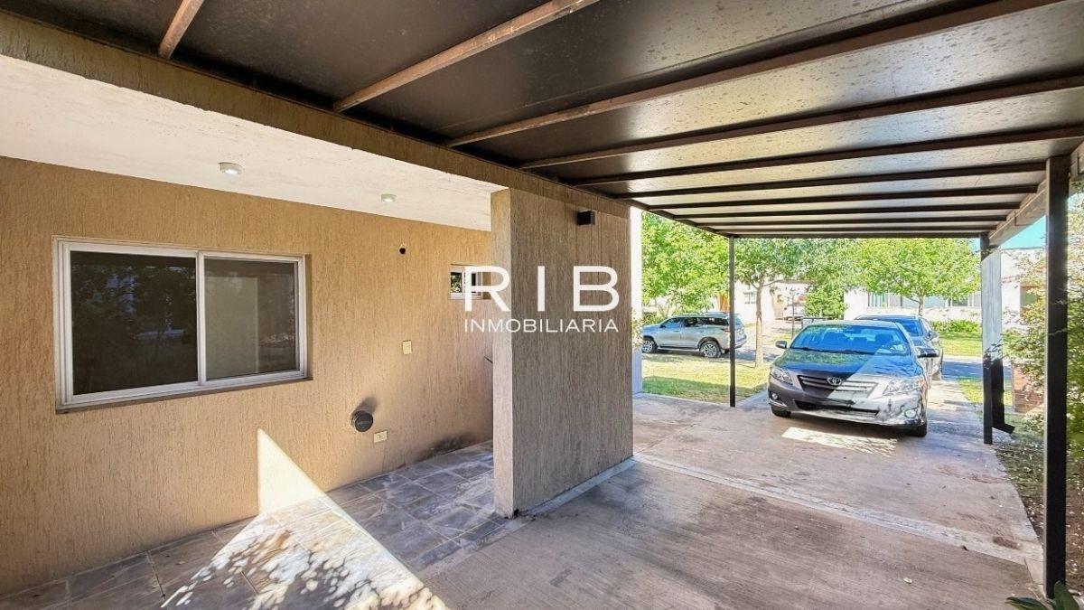 Foto de Luminosa propiedad moderna sobre 420 m2 - Barrio San Eduardo, imagen 4