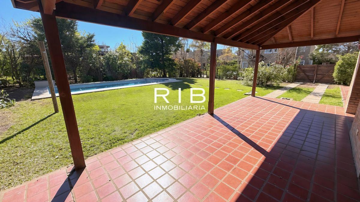 Foto de Impecable Propiedad sobre lote central, imagen 4