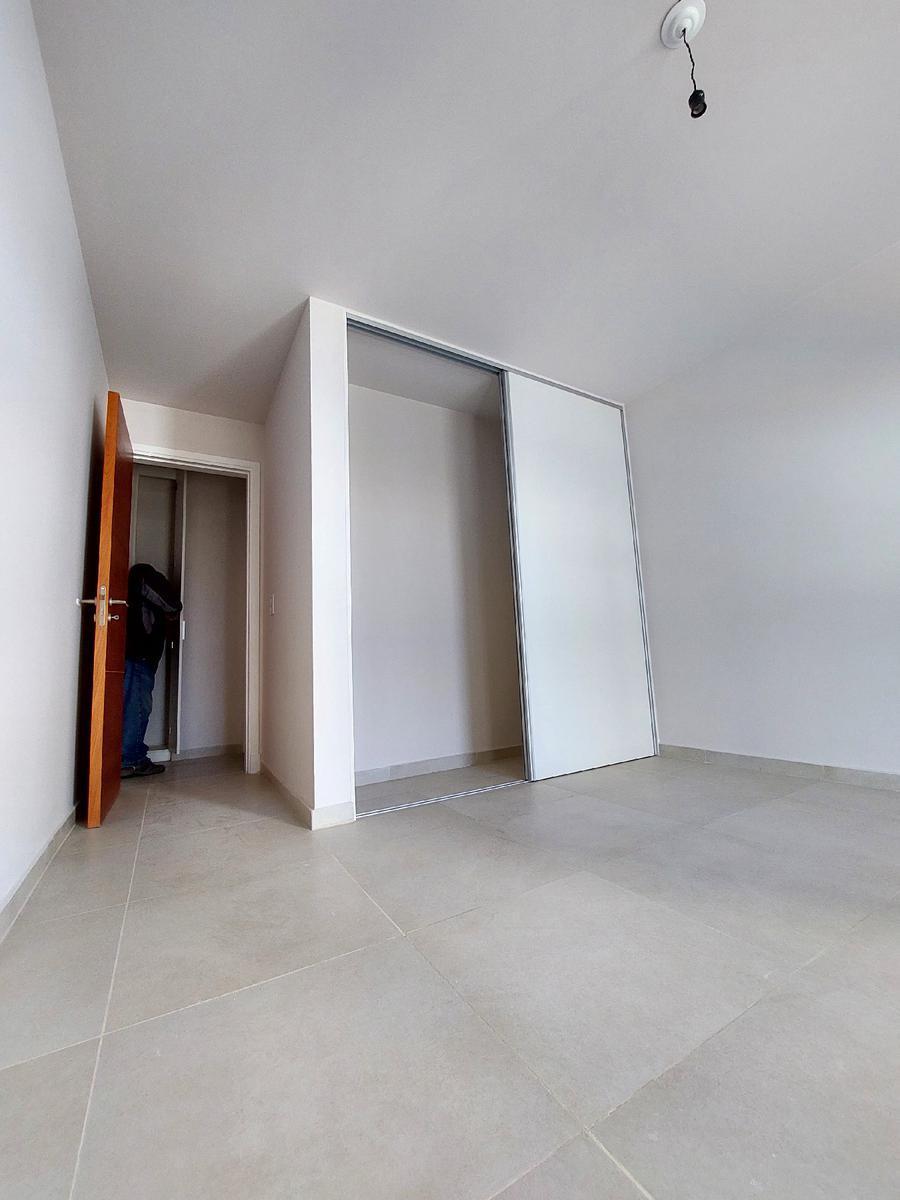 Venta departamento 2 dormitorio con cochera en Opera Luxury Torre 2