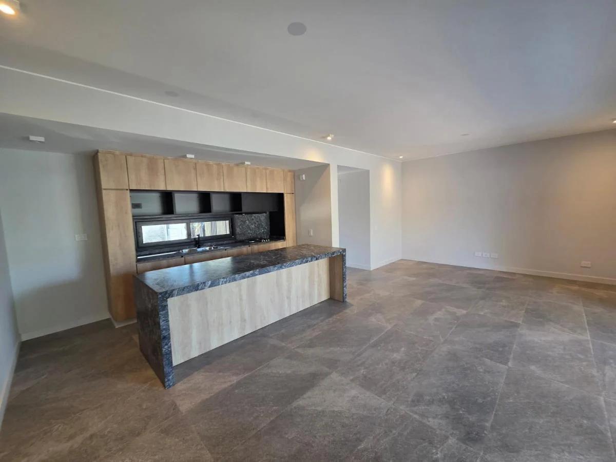 VENTA| PATAGONIA HOME EXCLUSIVO - CASA 3 dorm en Villa Warcalde