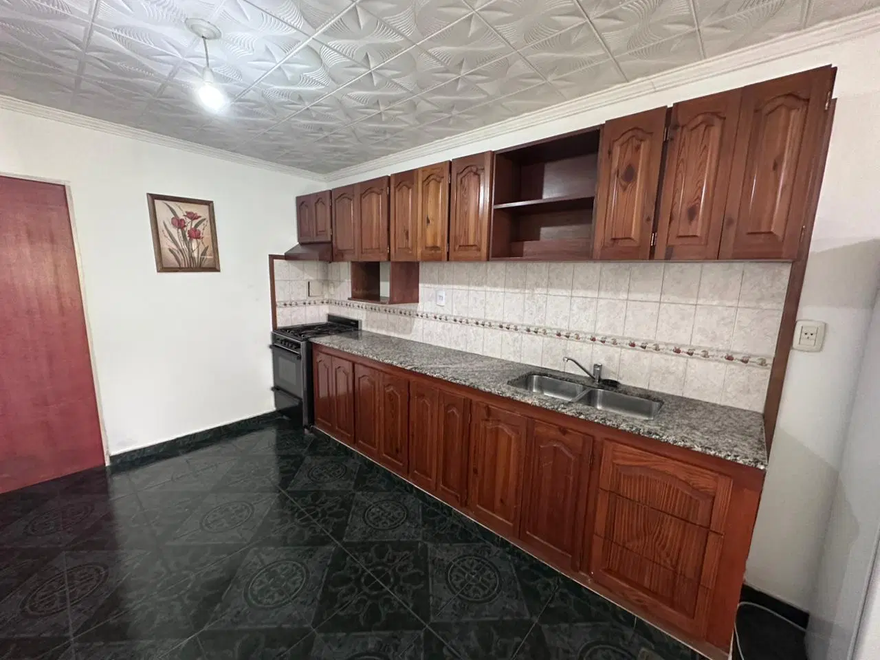 VENTA| Casa 4 Dorm. con PATIO Y ASADOR en General Bustos - THO8080577 2