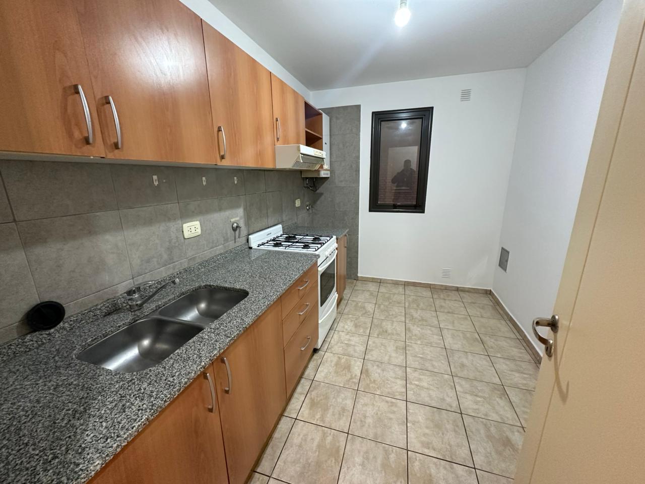 Foto de ALQUILER| Departamento 2 Dormitorios con COCHERA en NUEVA CÓRDOBA, imagen 3