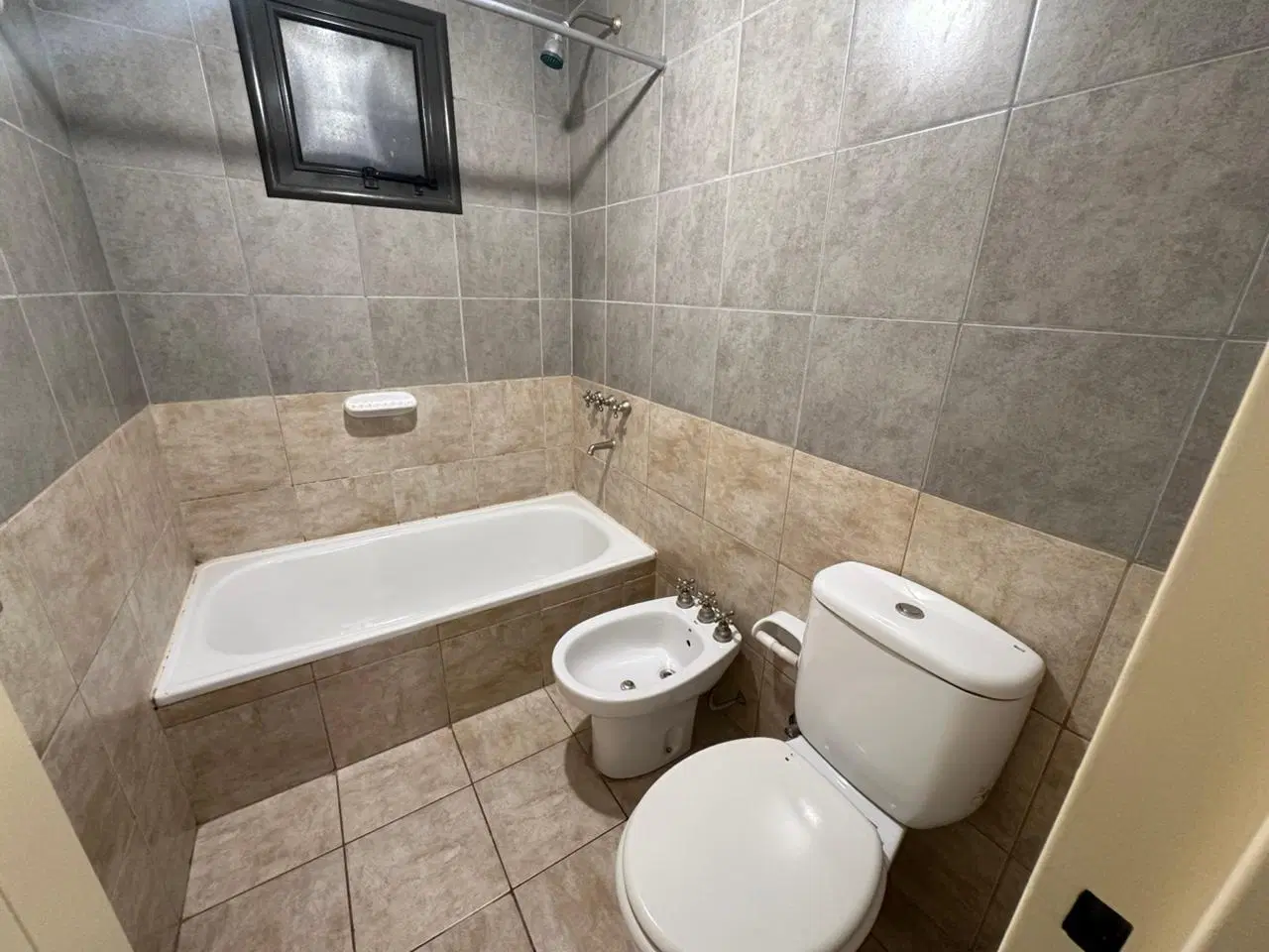 ALQUILER| Departamento 2 Dormitorios con COCHERA en NUEVA CÓRDOBA - TAP8098186 5