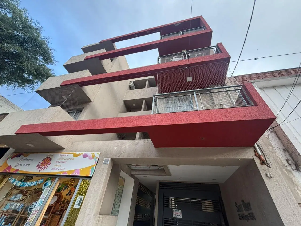 VENTA| Departamento 1 Dorm. con 2 BALCONES en GENERAL PAZ - TAP8040836 2