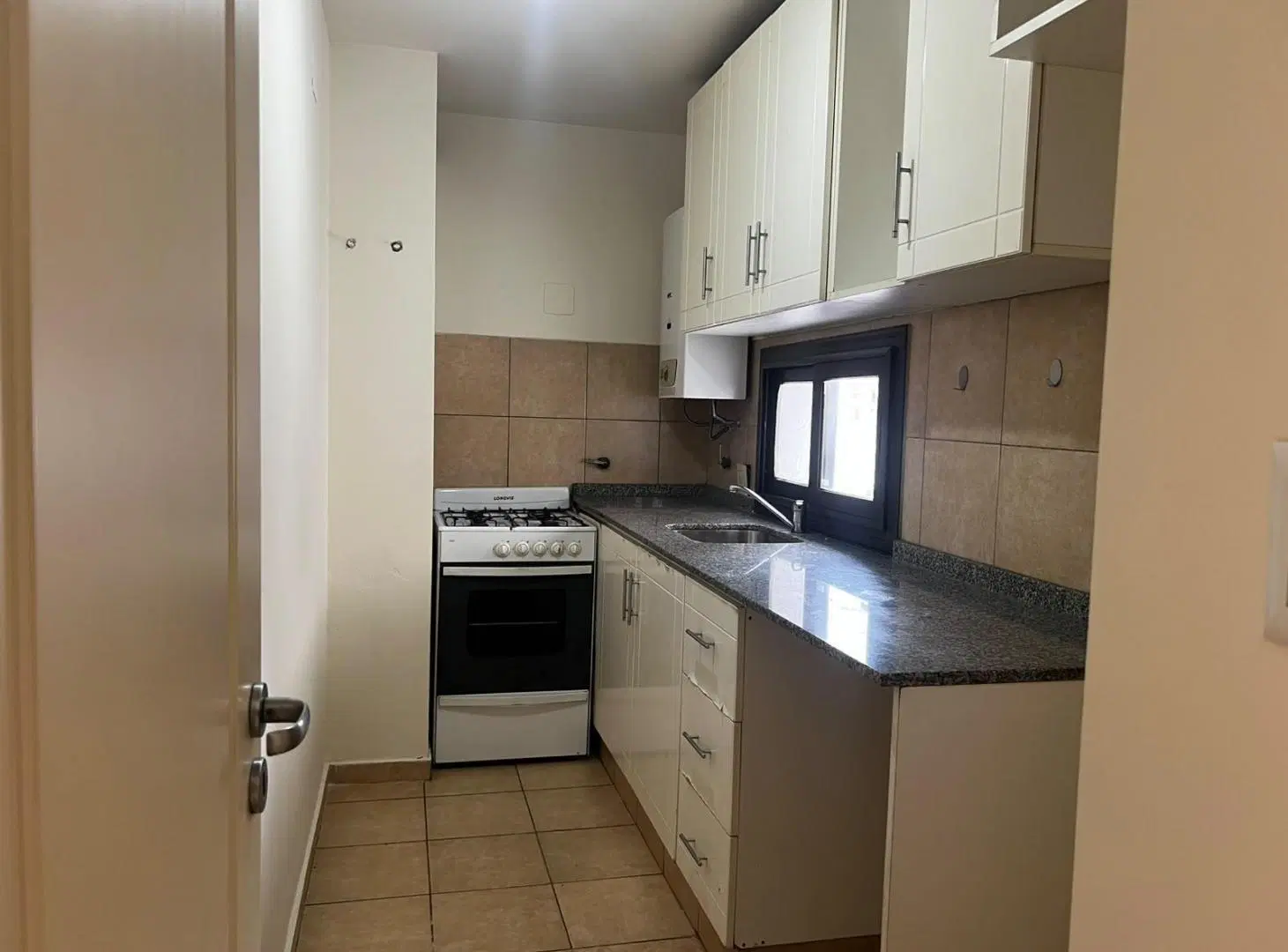 ALQUILER| Departamento 1 Dorm. con AMPLIO BALCÓN en Nueva Córdoba - TAP8161623 5