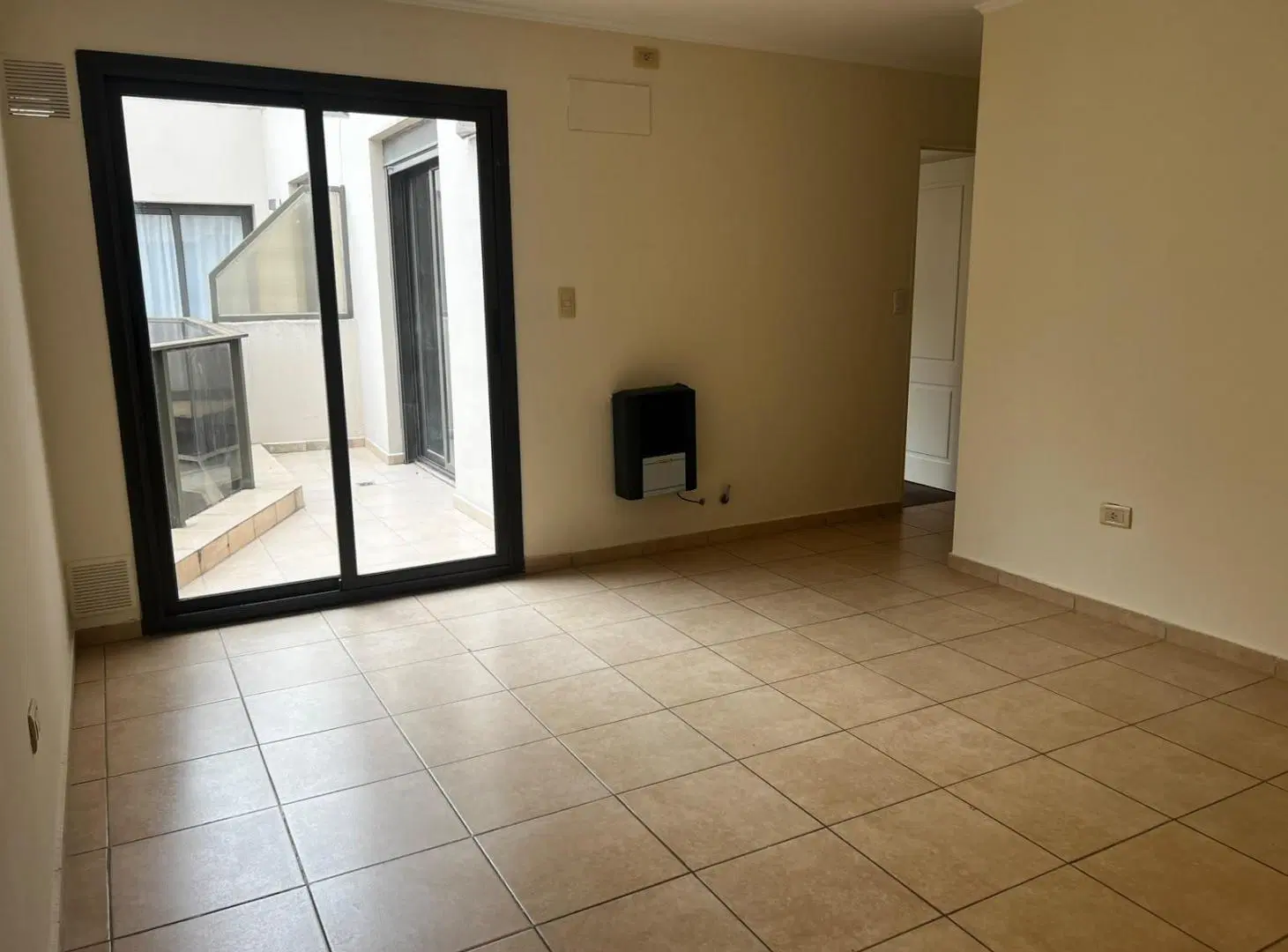 ALQUILER| Departamento 1 Dorm. con AMPLIO BALCÓN en Nueva Córdoba - TAP8161623 2
