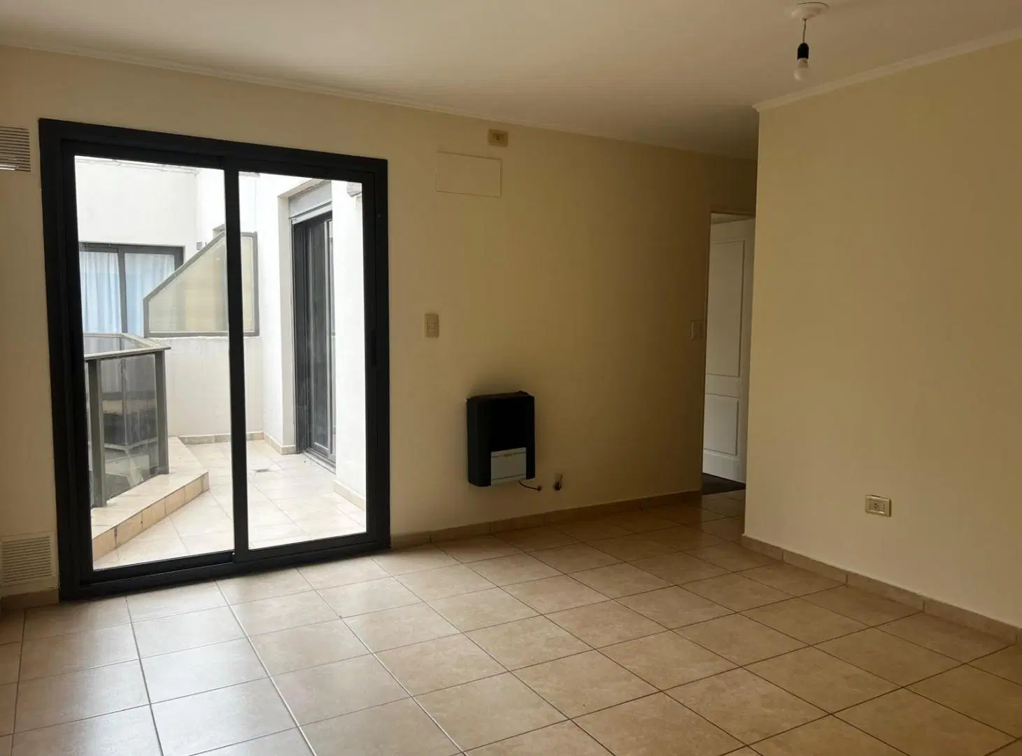 ALQUILER| Departamento 1 Dorm. con AMPLIO BALCÓN en Nueva Córdoba - TAP8161623 3