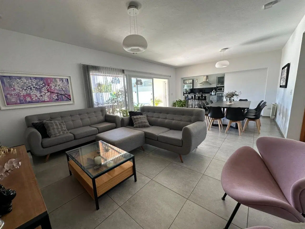 VENTA| Casa 2 Dorm. con GRAN PATIO, PILETA Y 2 COCHERAS en Riberas de Manantiales - THO8244870 1
