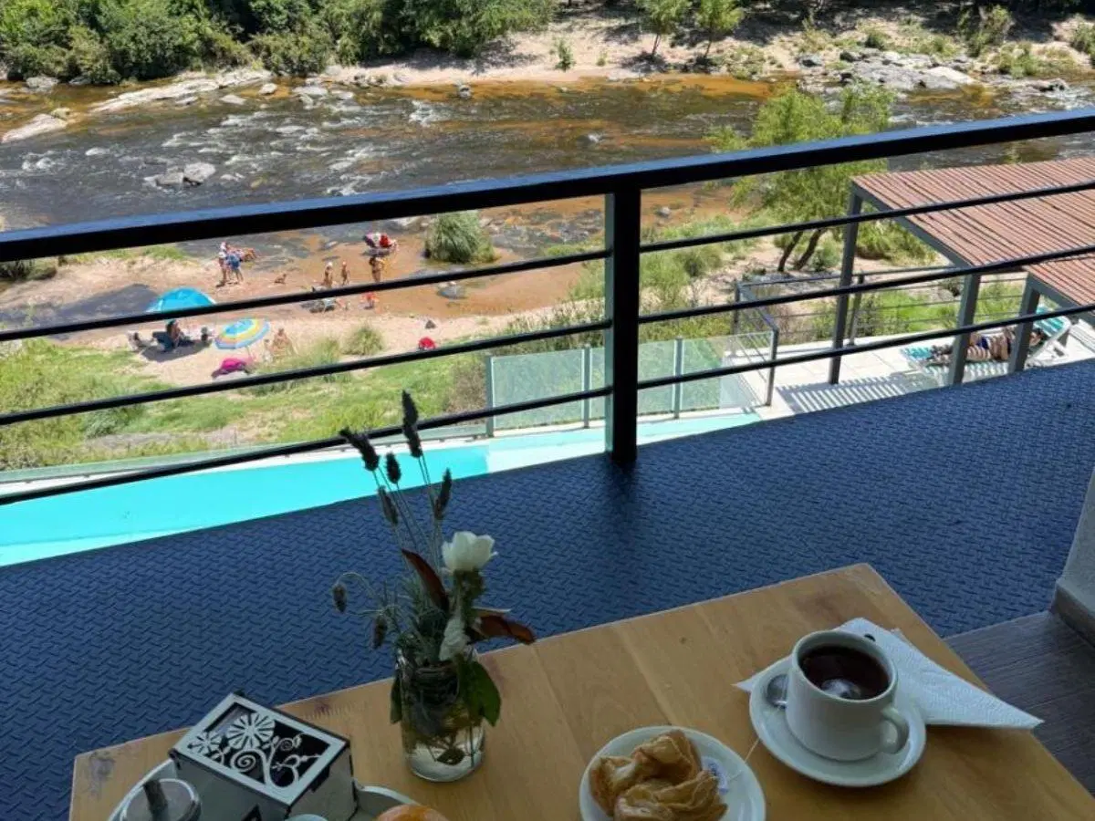 VENTA| Complejo Hotelero en VillaIcho Cruz Frente Al Río - Spa y Piscina  - THL8361714 3