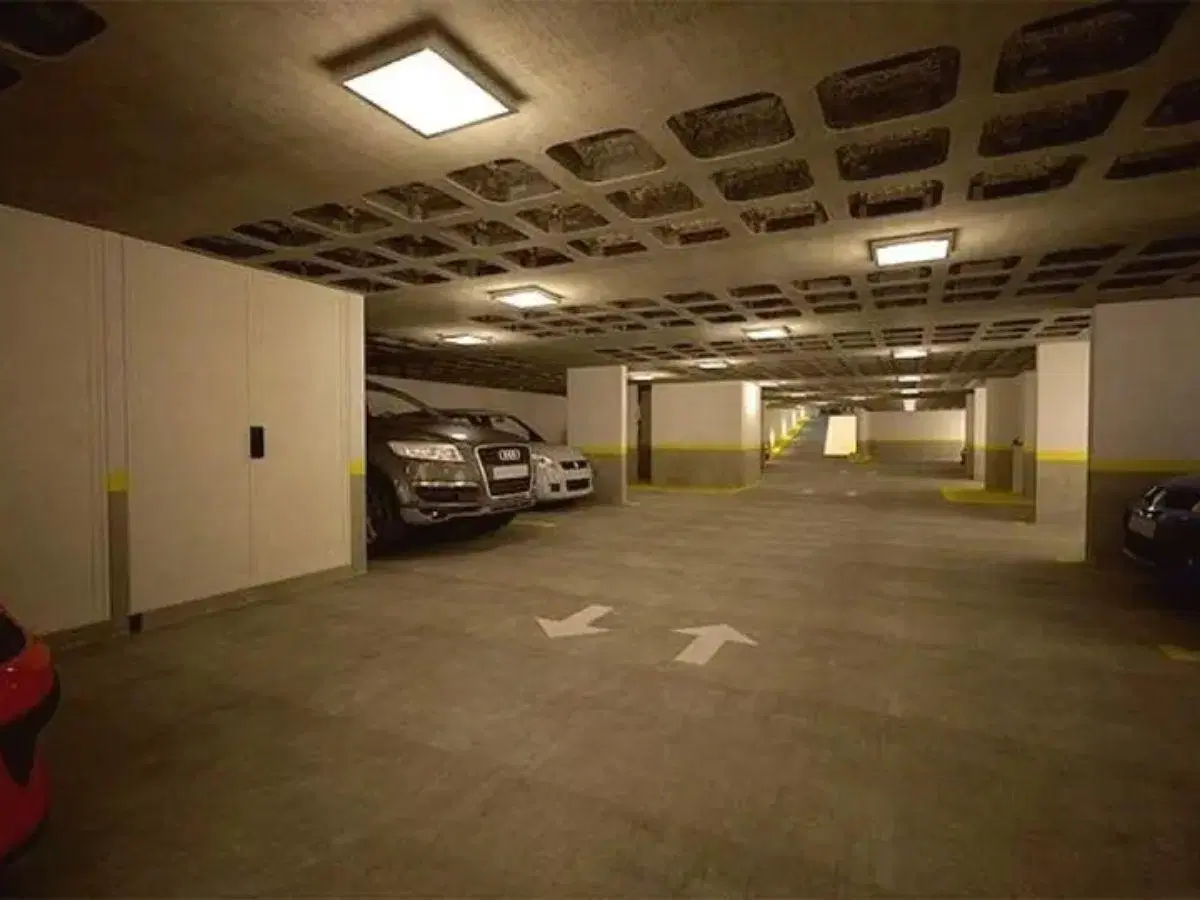 VENTA| Cochera con Seguridad 24 hs. en el edificio Opera Plaza en NUEVA CÓRDOBA 2