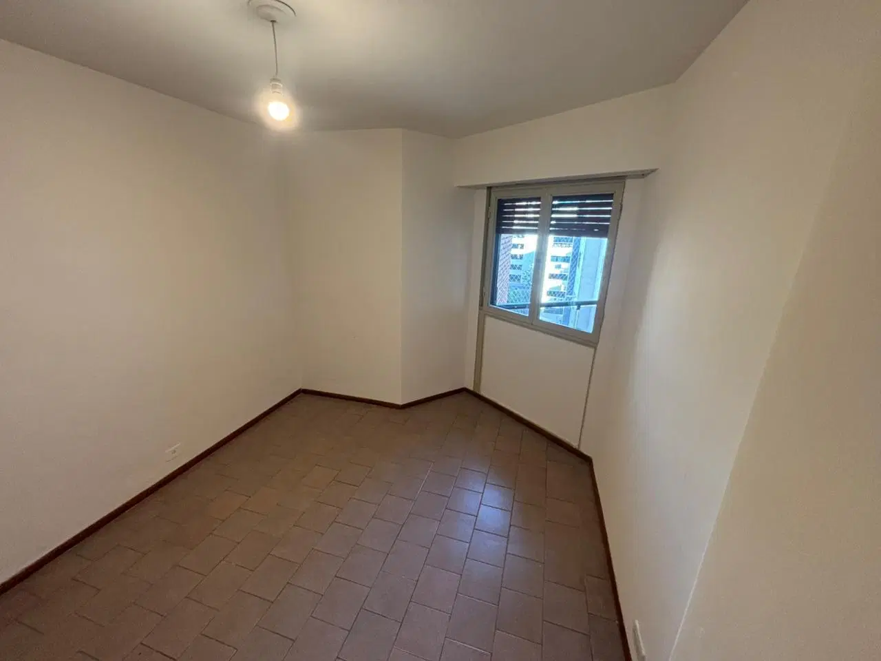 ALQUILER| Departamento 1 Dorm. con Balcón contra-frente en barrio Centro - TAP8409498 3