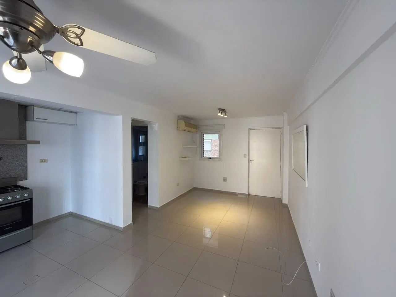 ALQUILER| Departamento 2 Dormitorios con Balcón en Nueva Córdoba - TAP8427810 2