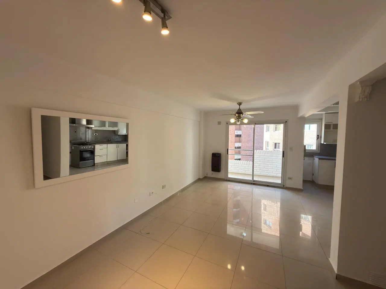 ALQUILER| Departamento 2 Dormitorios con Balcón en Nueva Córdoba - TAP8427810 4
