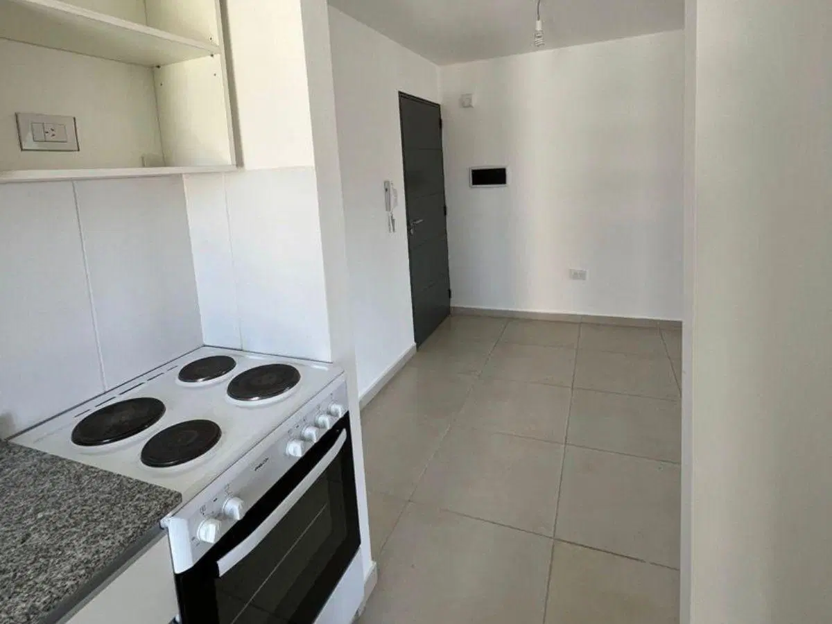 ALQUILER| Departamento 1 Dormitorio en Güemes - TAP8435460 2