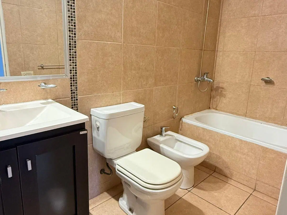 ALQUILER| AMPLIO Departamento 1 Dormitorio CON BALCÓN - TAP8482286 4