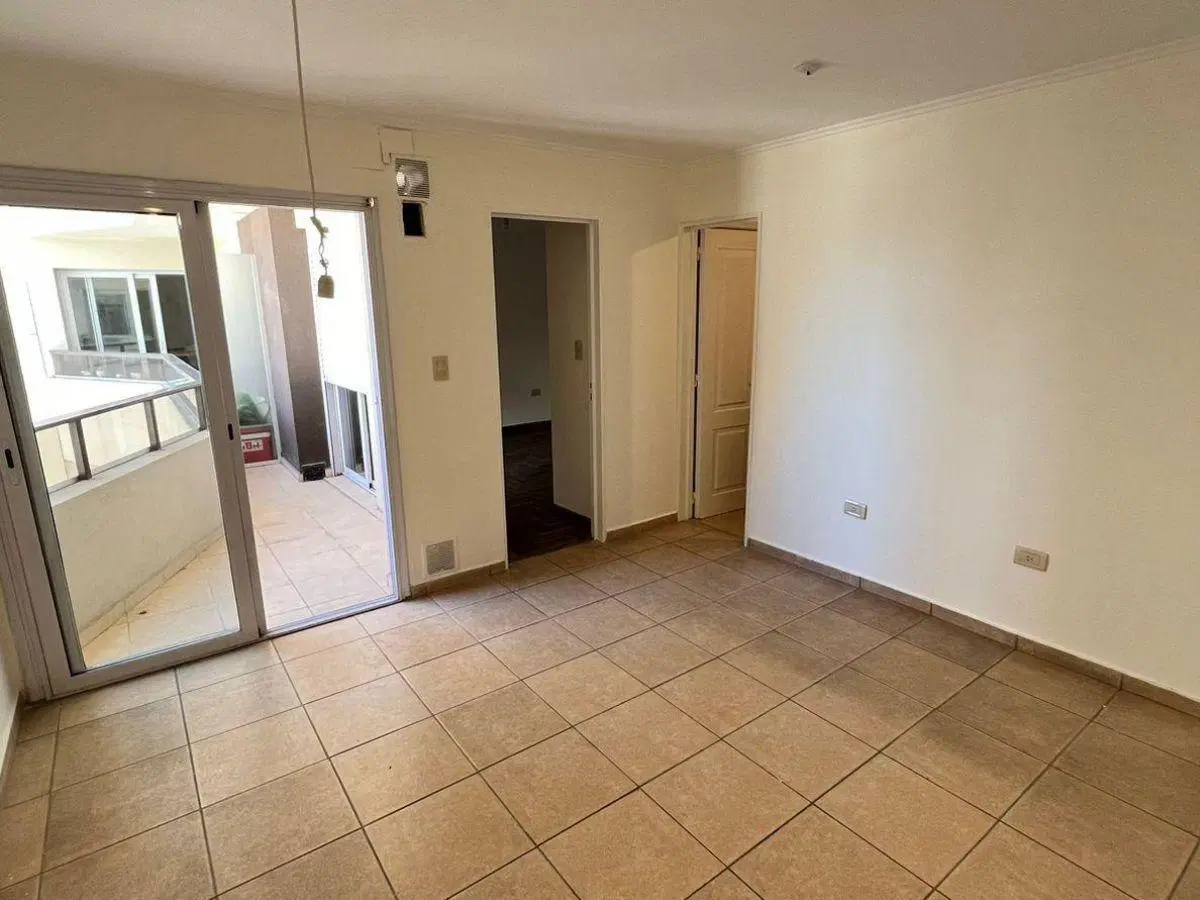 ALQUILER| AMPLIO Departamento 1 Dormitorio CON BALCÓN - TAP8482286 3