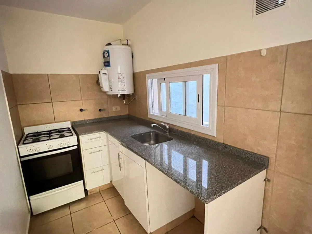ALQUILER| AMPLIO Departamento 1 Dormitorio CON BALCÓN - TAP8482286 1