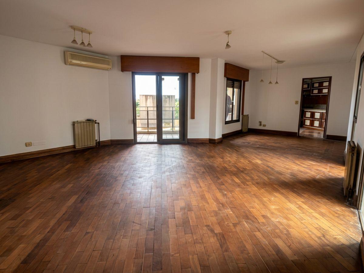 Foto de VENTA| Departamento 3 Dormitorios con COCHERA en Nueva Córdoba, imagen 2