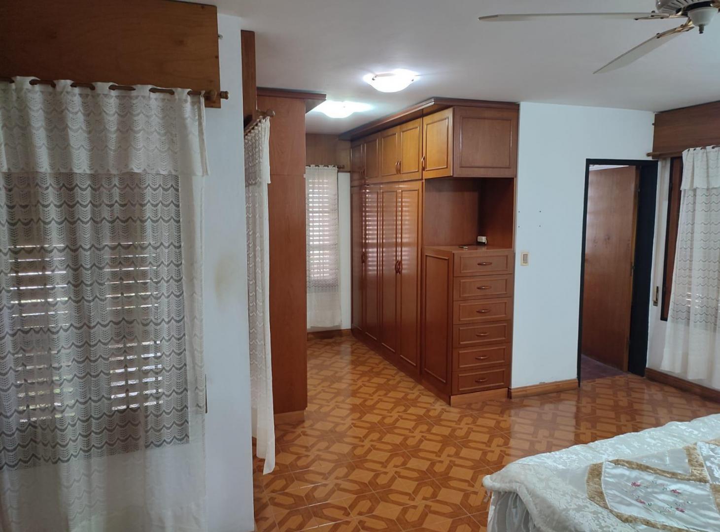 Foto de VENTA | Casa 4 dorm, 3 baños - 400 m² con quincho, patio y apta crédito, imagen 4