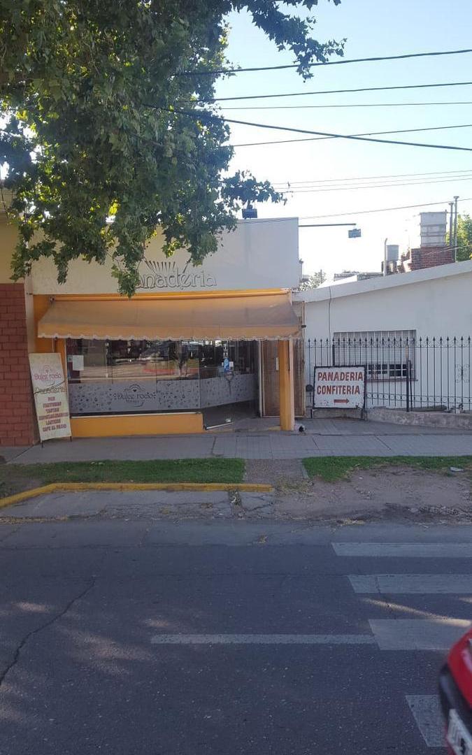 Foto de VENTA | Casa 3 dorm, 1 baño - Amplia, con cochera y local comercial, imagen 3