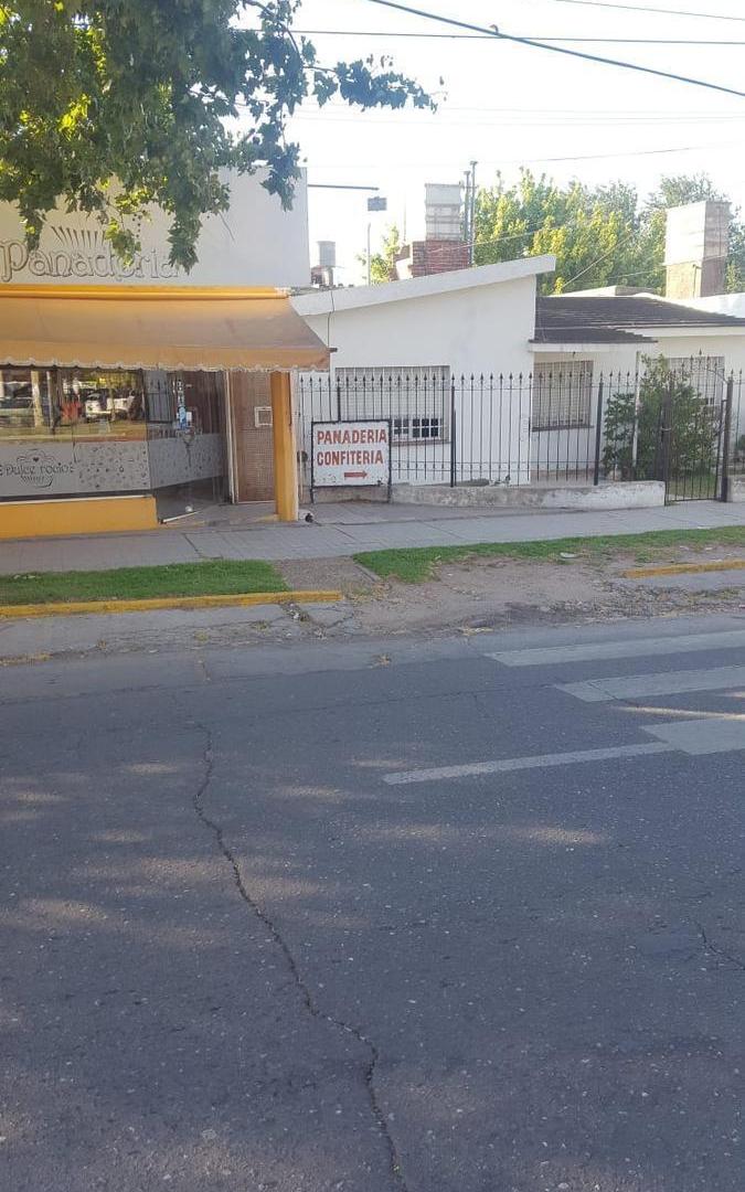 Foto de VENTA | Casa 3 dorm, 1 baño - Amplia, con cochera y local comercial, imagen 1