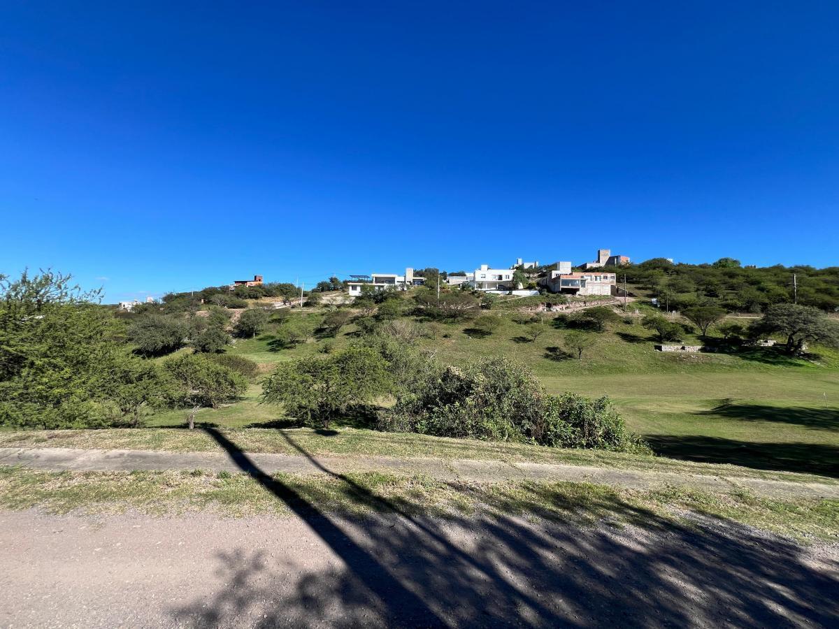 Foto de VENTA | Terreno de 1004m² con escritura Excelente lote en Barrio, imagen 2
