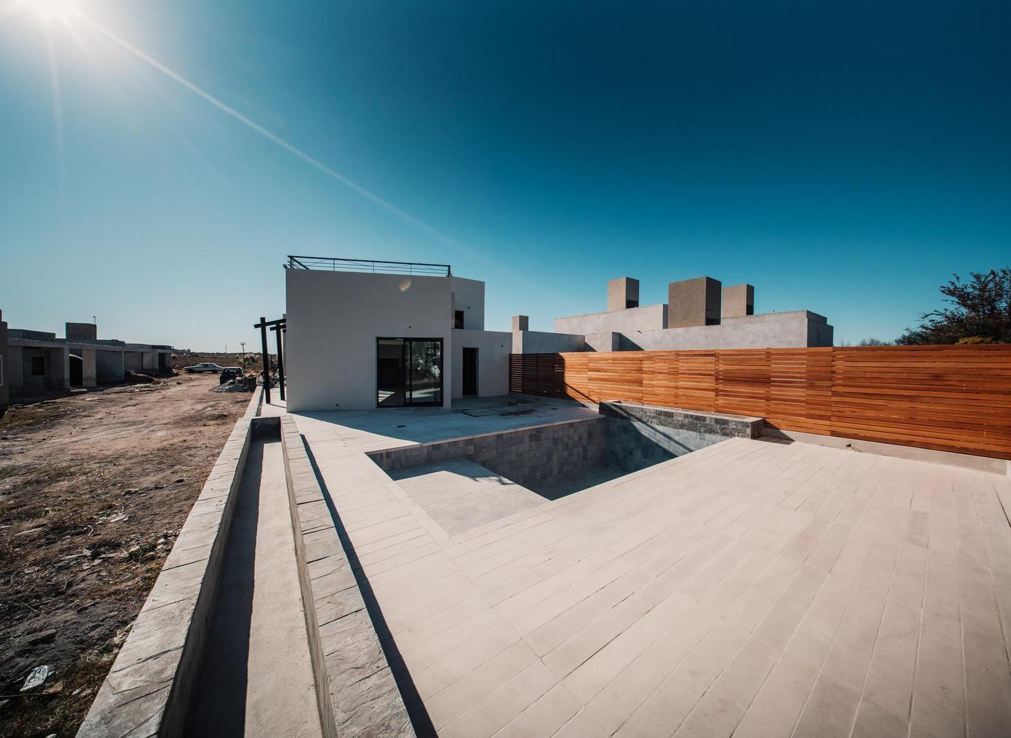 Foto de VENTA| CASA 2 dorm. EN RIO CEBALLOS, imagen 2