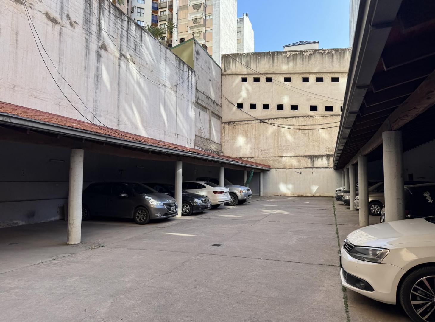 Foto de VENTA| COCHERA en NUEVA CÓRDOBA Edificio Olimpus, imagen 5