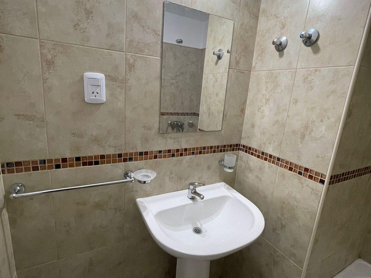Foto de VENTA | 1 Dorm 1 Baño Doble Balcón A Precio Imperdible Para Inversión o, imagen 5