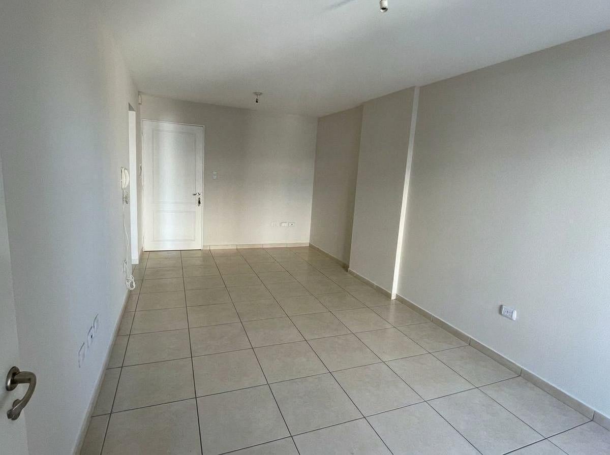 Foto de VENTA | 1 Dorm 1 Baño Doble Balcón A Precio Imperdible Para Inversión o, imagen 3