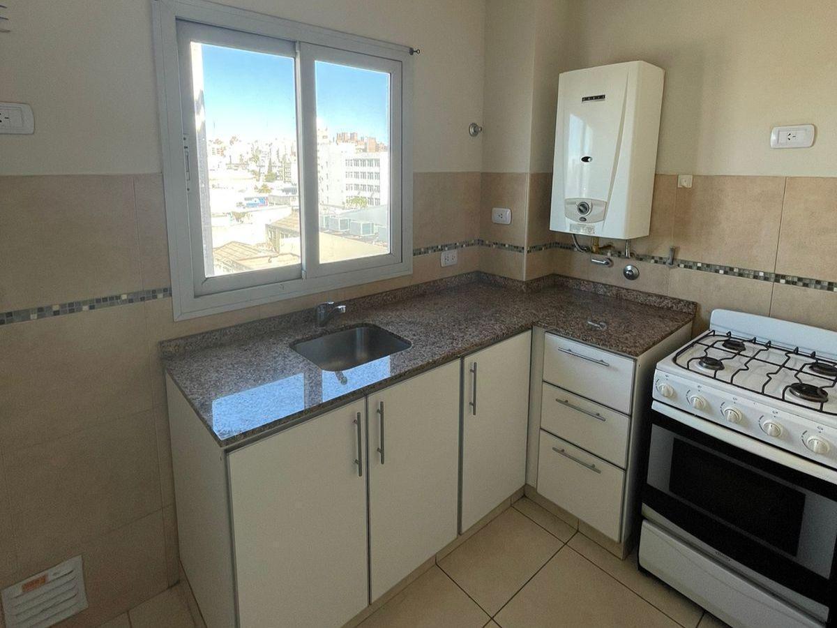 Foto de VENTA | 1 Dorm 1 Baño Doble Balcón A Precio Imperdible Para Inversión o, imagen 1