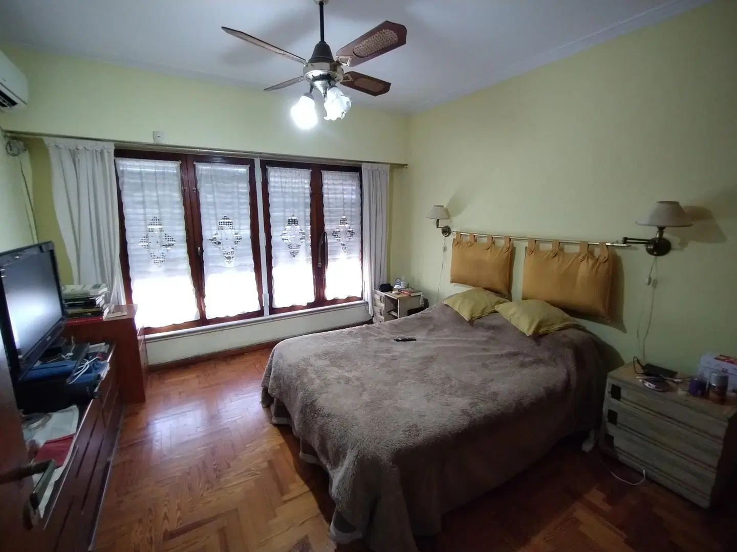 CASA DE ESTILO EN OLIVOS. 5 AMBIENTES Y PILETA 5
