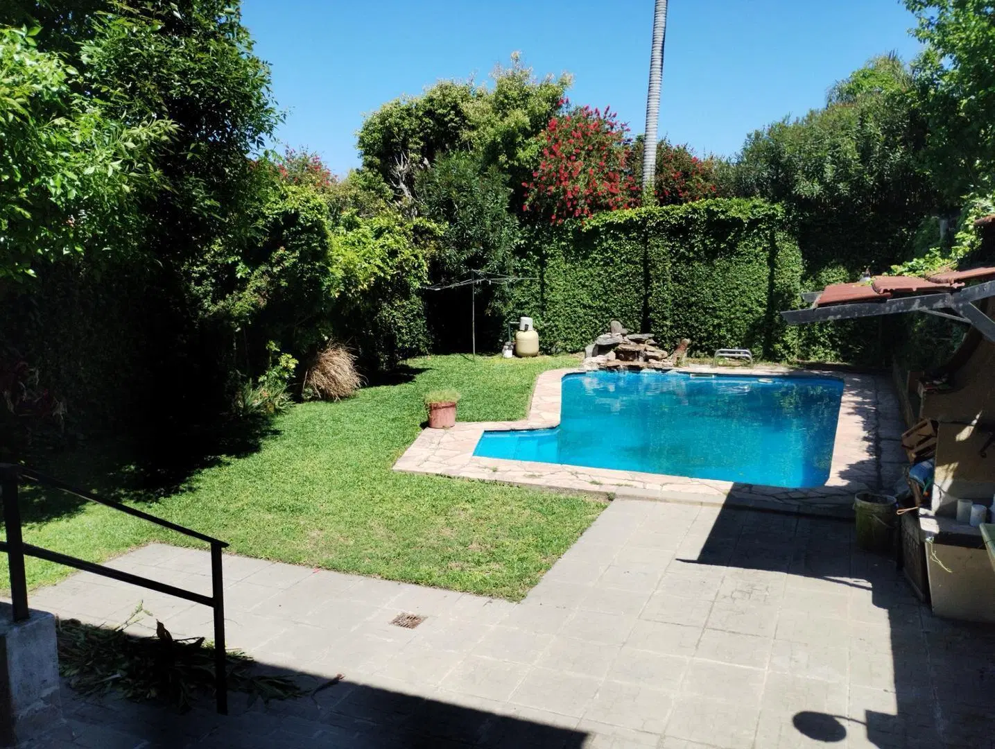 CASA DE ESTILO EN OLIVOS. 5 AMBIENTES Y PILETA 4