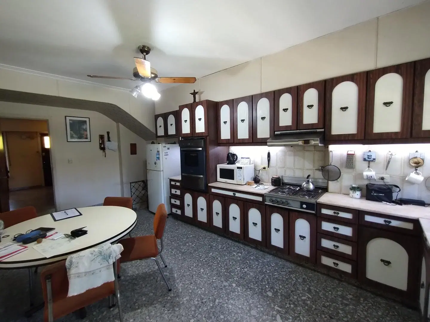 CASA DE ESTILO EN OLIVOS. 5 AMBIENTES Y PILETA 3