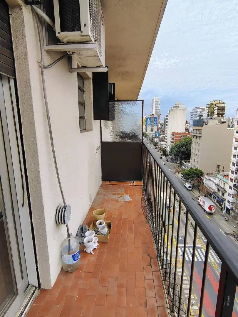 MONOAMBIENTE C/BALCON COORIDO AL FTE 4